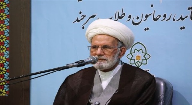 طلاب با آگاهی از چالش‌ها و تقویت روحیه انقلابی آینده را می‌سازند