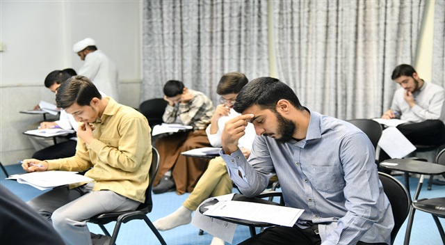 کلیپ |  برگزاری آزمون کتبی شناسایی مستعدین برتر حوزه علمیه خراسان