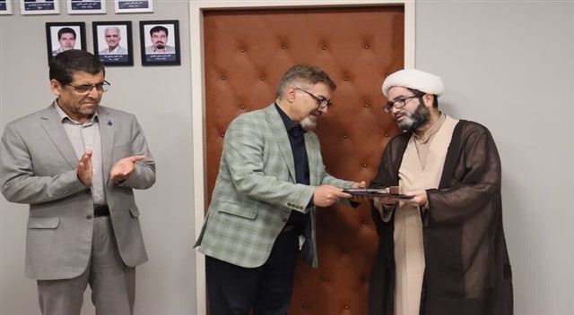 حجت‌الاسلام عربشاهی به عنوان پژوهشگر برتر گروه علوم حوزوی سال ۱۴۰۳ معرفی شد