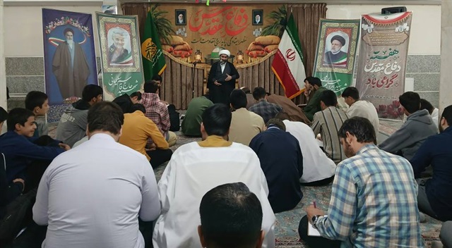 گسترش عدالت و فرو خوردن خشم زینت معنوی متقین است