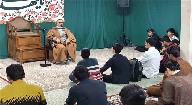 اخلاق طلبگی، زیربنای حرکت علمی و معنوی حوزه‌های علمیه است