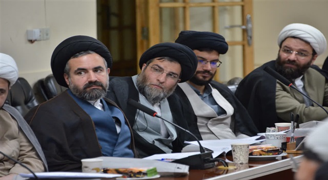 بازنگری رشته‌های علمی و پایان‌نامه‌های حوزوی باید بر‌اساس اولویت‌های نظام اسلامی سامان یابد