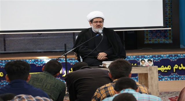 نشست صمیمی مدیر حوزه علمیه خراسان جنوبی با طلاب مدرسه تخصصی امیرالمؤمنین(ع) بیرجند