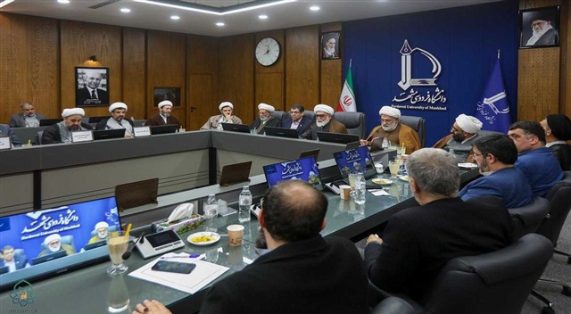 پیروزی انقلاب اسلامی، ثمره وحدت حوزه و دانشگاه است/ لزوم توسعه همکاری های مشترک حوزه و دانشگاه