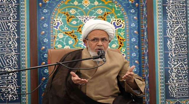 کمال انسان در عبودیت آگاهانه و حرکت در مسیر دین الهی محقق می‌شود