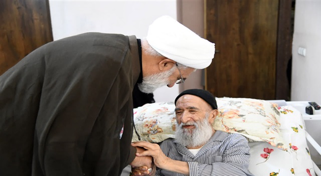 مدیر حوزه علمیه خراسان از حجت‌الاسلام والمسلمین راشد یزدی عیادت کرد