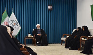  گزارش تصویری | تجلیل مدیر حوزه علمیه خراسان از همسران طلاب دارای فرزند ناتوان جسمی به‌مناسبت روز پرستار